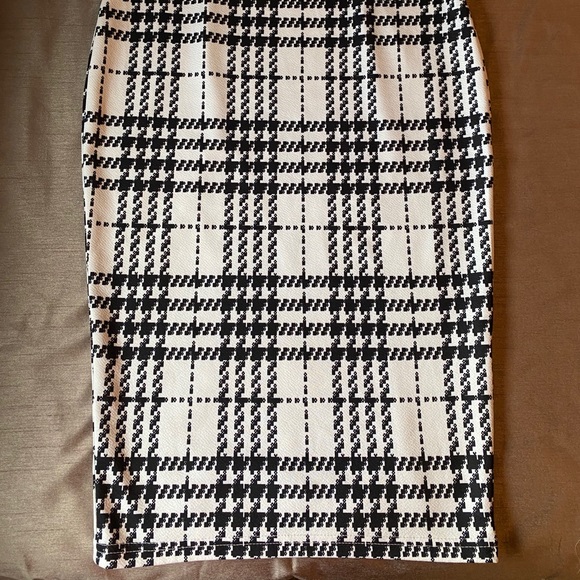 Curvy Long Striped Dress - Picture 3 of 3